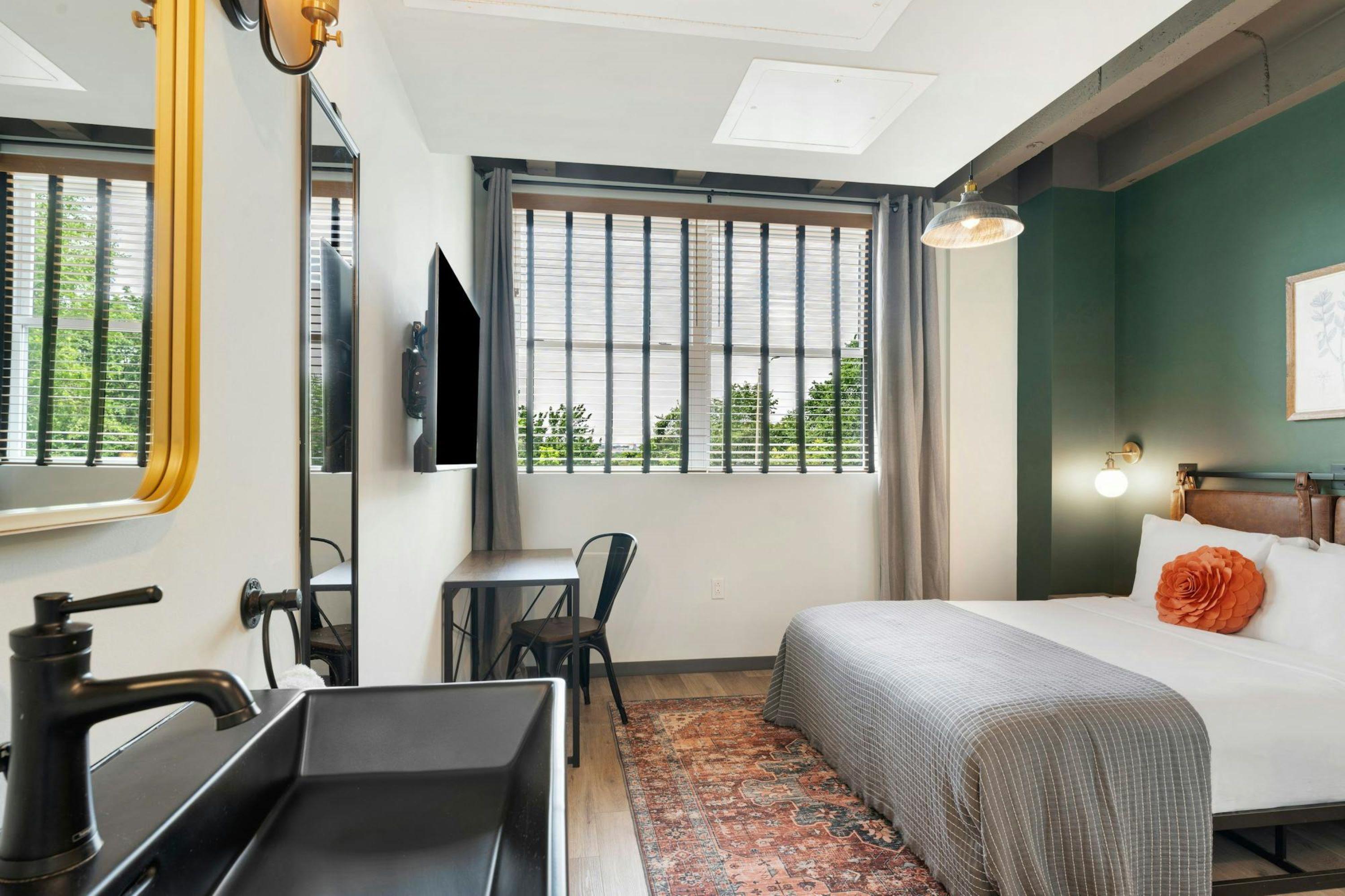 Nell - Union Market Hotel